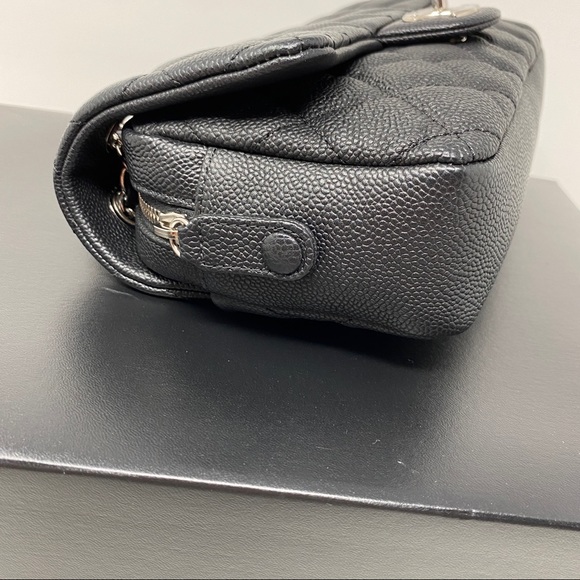 Chanel Easy Flap Medium Shoulder Bag - Picture 6 of 16
